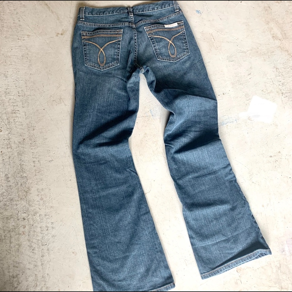 Calvin Klein Jeans Dark Wash, Flare Leg, Lady’s 4 - Picture 4 of 8
